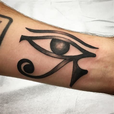 Tatuagem masculina olho de horus  Faça Você Mesmo